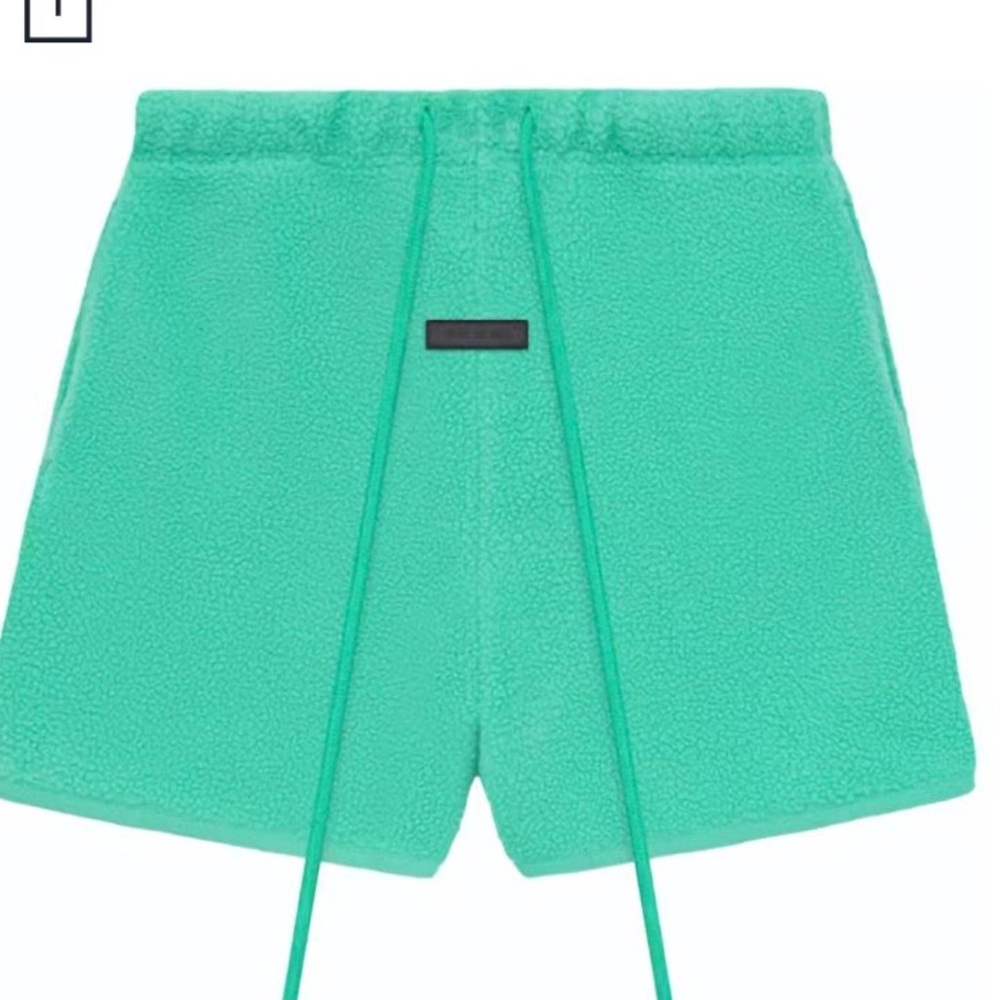 Fear of God Essentials Polar Fleece Short
Mint Leaf medium